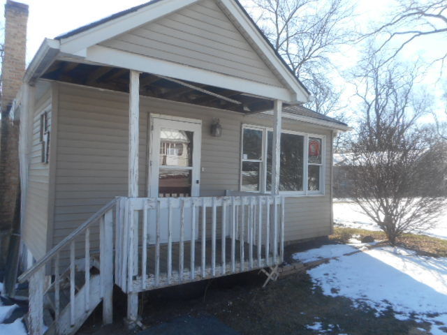 3002 Hickory Dr, Mccullom Lake, IL 60050 photo 1