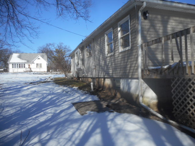 3002 Hickory Dr, Mccullom Lake, IL 60050 photo 5