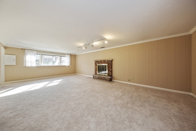 7721 Cherry Tree Ln, Willowbrook, IL 60527 photo 6