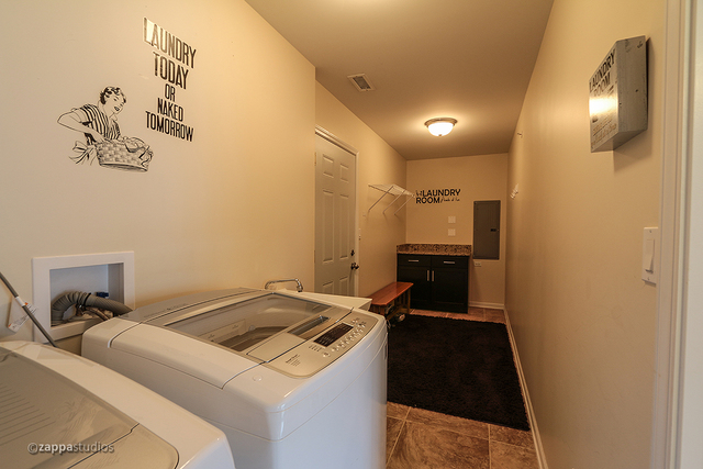 280 Royce Ln, Roselle, IL 60172 photo 11