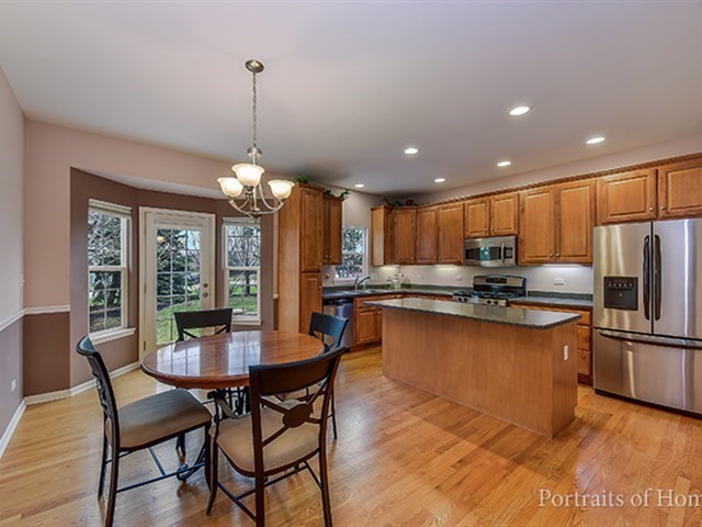 13549 Golden Eagle Cir, Plainfield, IL 60544 photo 6