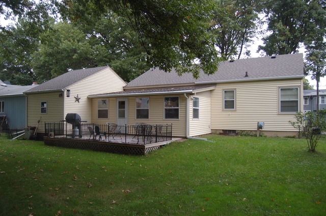 405 E Center St, Mount Morris, IL 61054 photo 2