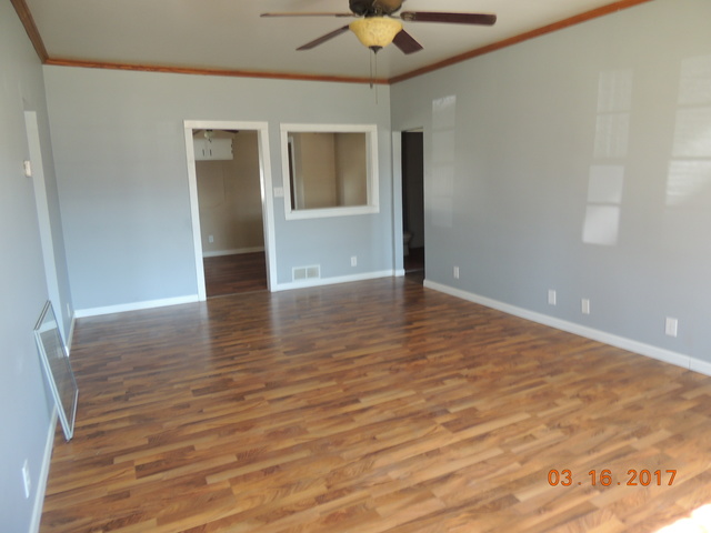 222 E 4th St, Spring Valley, IL 61362 photo 2
