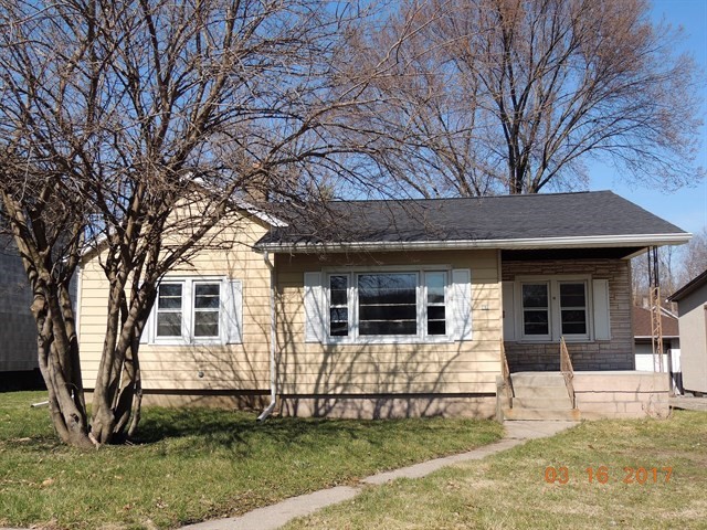 222 E 4th St, Spring Valley, IL 61362 photo 1