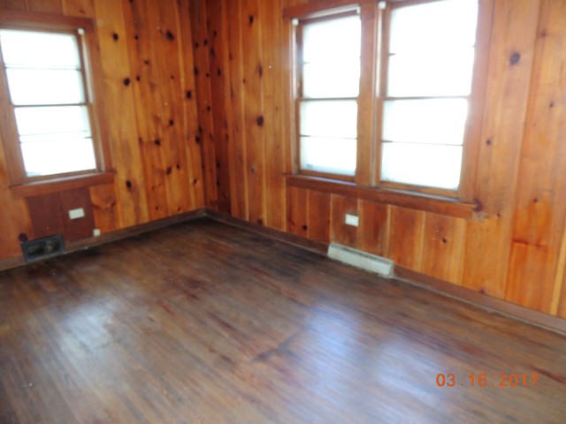 222 E 4th St, Spring Valley, IL 61362 photo 9