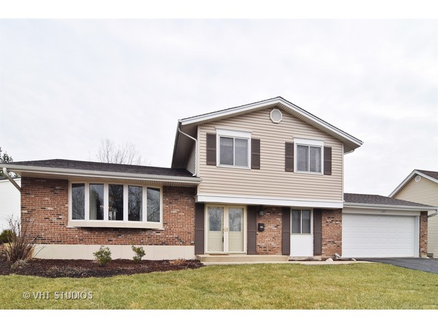 3564 Winston Cir, Hoffman Estates, IL 60192 photo 1