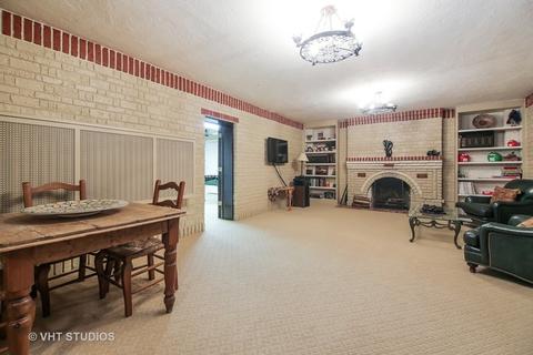 951 Raleigh Rd, Glenview, IL 60025 photo 9
