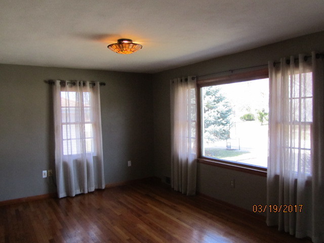 810 Elm St, Maple Park, IL 60151 photo 9