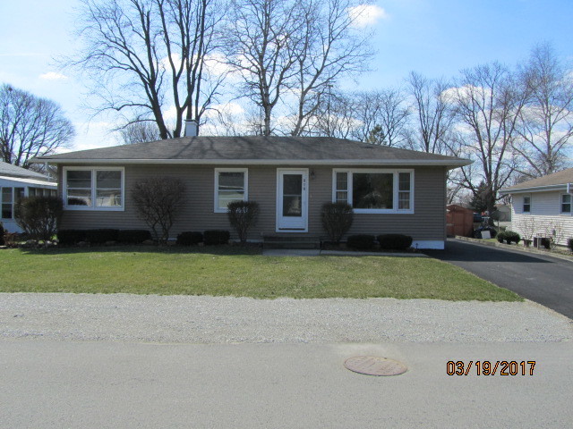 810 Elm St, Maple Park, IL 60151 photo 2