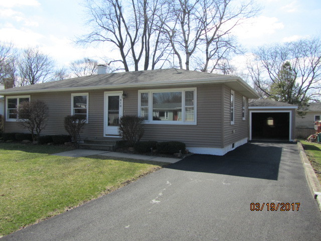 810 Elm St, Maple Park, IL 60151 photo 1