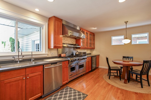 509 Hermitage Dr, Deerfield, IL 60015 photo 2