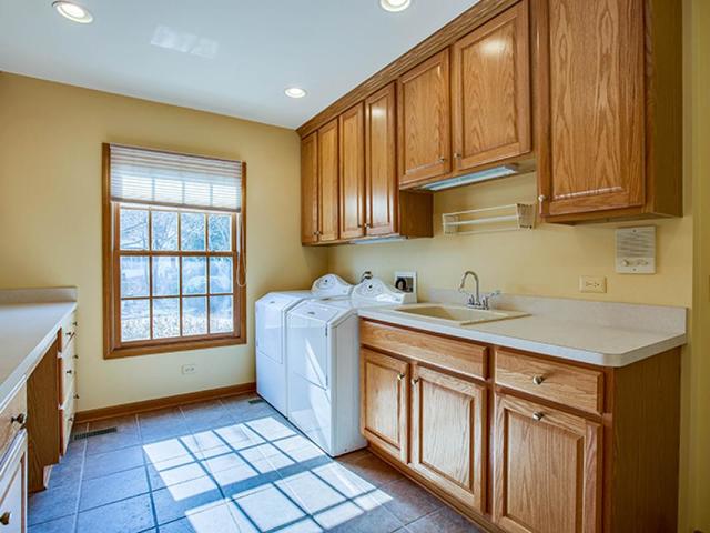 26 W041 Deerpoint Dr, Wheaton, IL 60187 photo 10