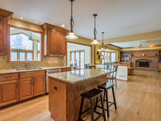 26 W041 Deerpoint Dr, Wheaton, IL 60187 photo 7