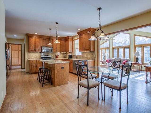 26 W041 Deerpoint Dr, Wheaton, IL 60187 photo 9