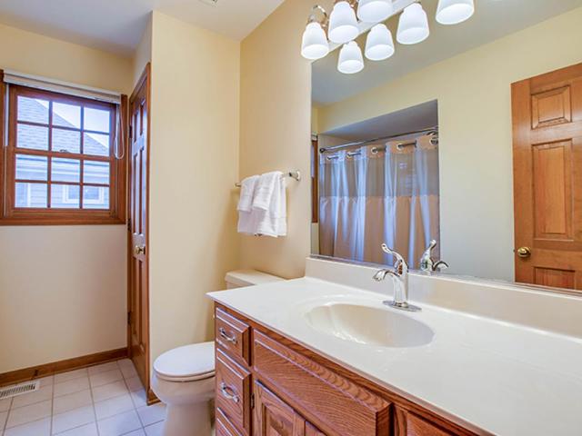 26 W041 Deerpoint Dr, Wheaton, IL 60187 photo 18