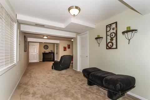 473 E Amberside Dr, Elgin, IL 60124 photo 14