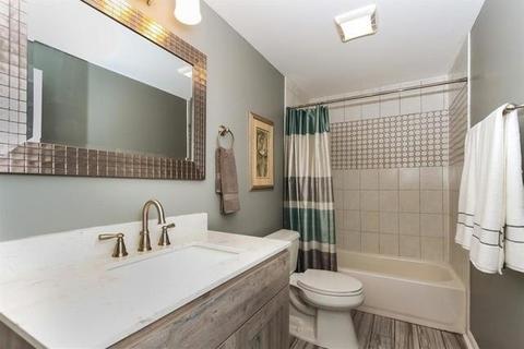 473 E Amberside Dr, Elgin, IL 60124 photo 21