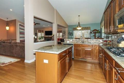 473 E Amberside Dr, Elgin, IL 60124 photo 10