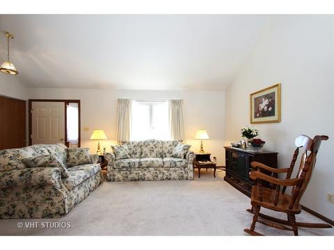 4748 Crystal Trl, Mchenry, IL 60050 photo 2