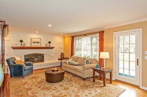 1606 E Course Dr, Riverwoods, IL 60015 photo 3