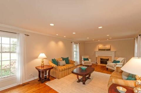 1606 E Course Dr, Riverwoods, IL 60015 photo 2