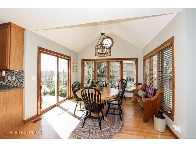 548 Bailey Dr, Batavia, IL 60510 photo 7