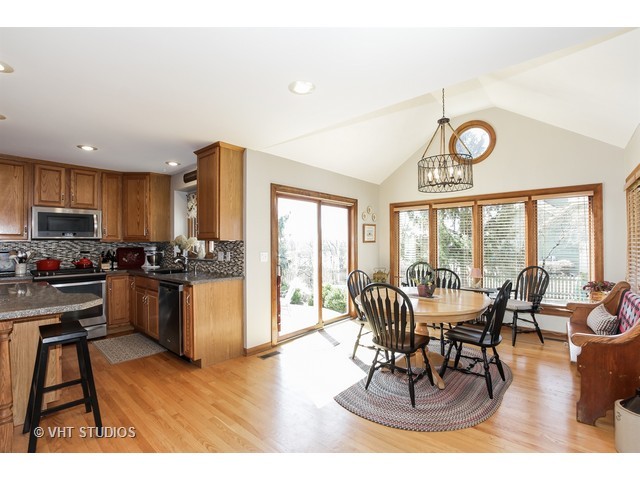 548 Bailey Dr, Batavia, IL 60510 photo 6