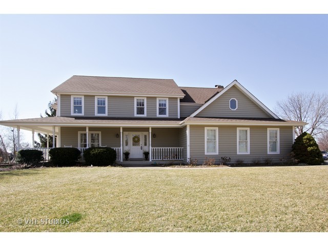 548 Bailey Dr, Batavia, IL 60510 photo 1