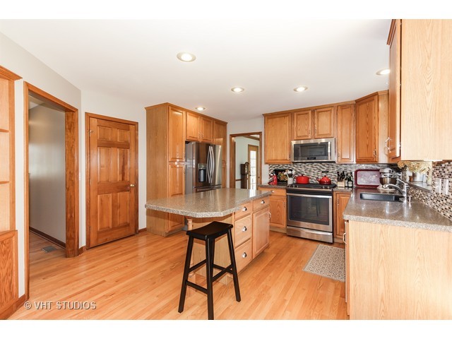 548 Bailey Dr, Batavia, IL 60510 photo 5