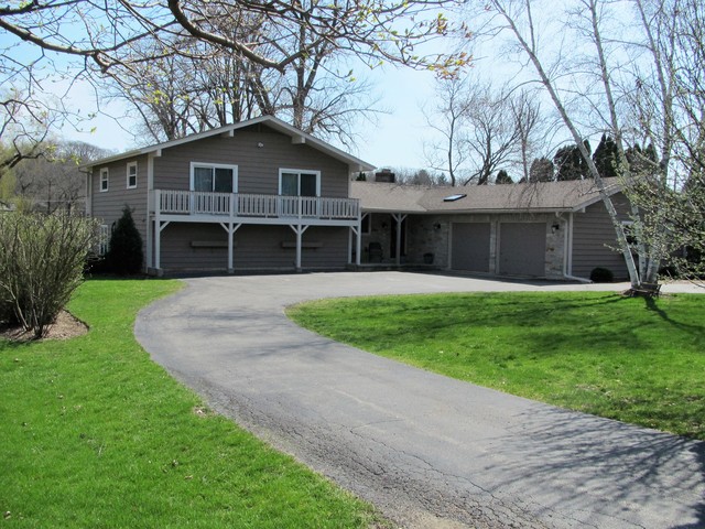 925 N Harrison St, Algonquin, IL 60102 photo 1
