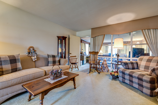 340 E Hawthorne Blvd, Wheaton, IL 60187 photo 9