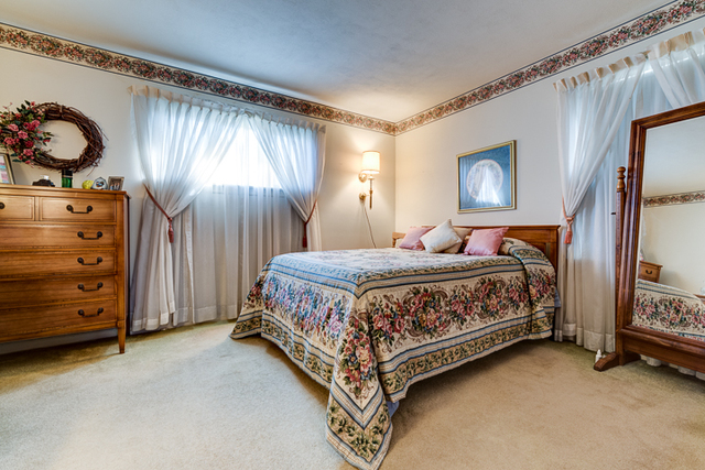 340 E Hawthorne Blvd, Wheaton, IL 60187 photo 12