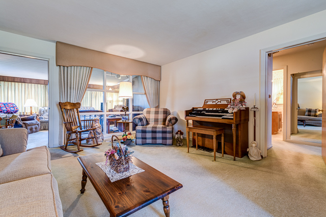 340 E Hawthorne Blvd, Wheaton, IL 60187 photo 8