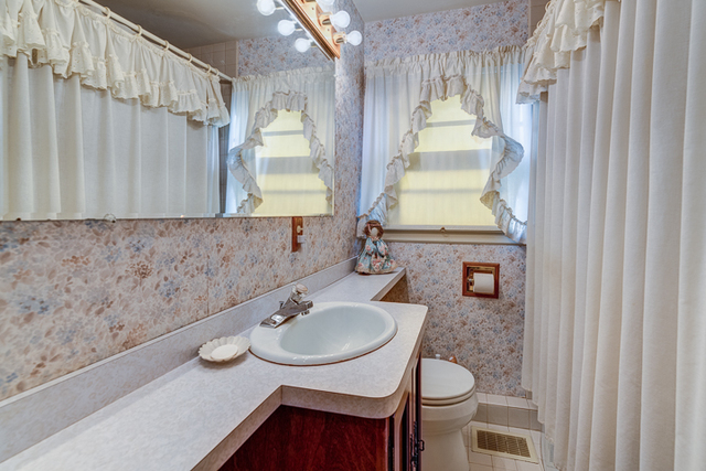 340 E Hawthorne Blvd, Wheaton, IL 60187 photo 14