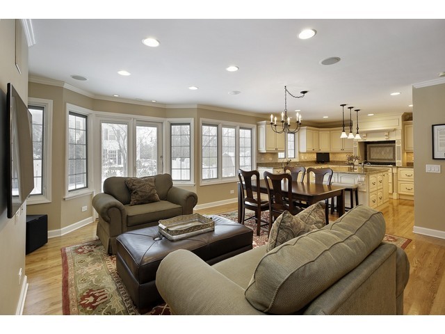 215 Crabtree Ln, Glenview, IL 60025 photo 6