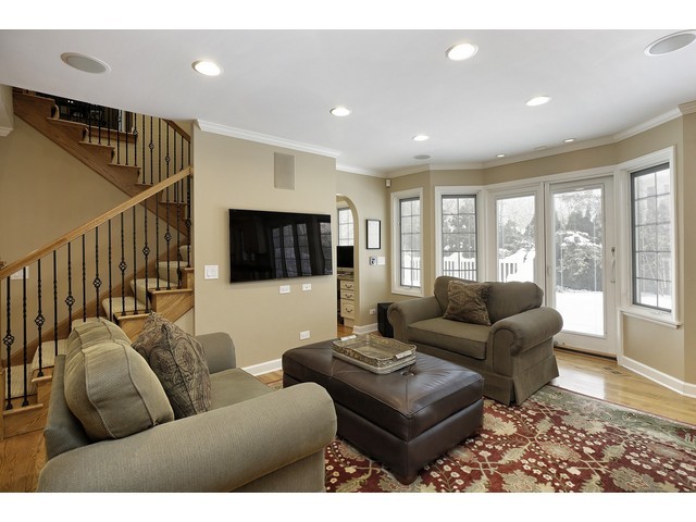 215 Crabtree Ln, Glenview, IL 60025 photo 8