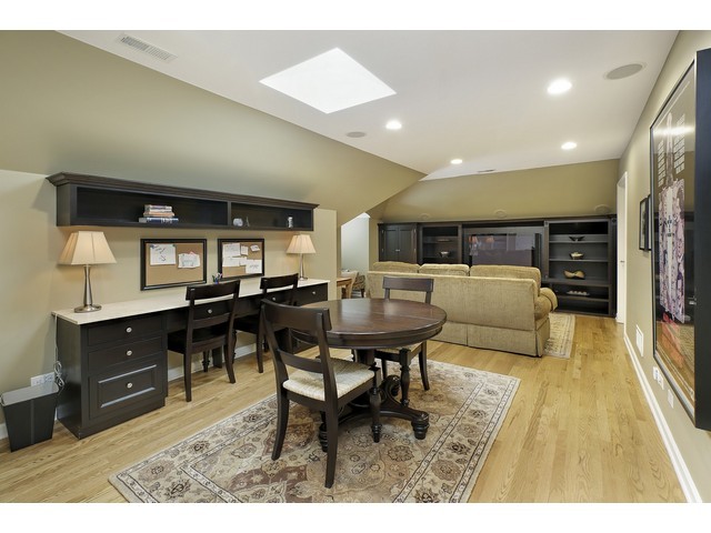 215 Crabtree Ln, Glenview, IL 60025 photo 13