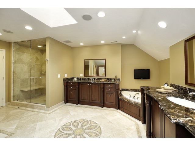 215 Crabtree Ln, Glenview, IL 60025 photo 17