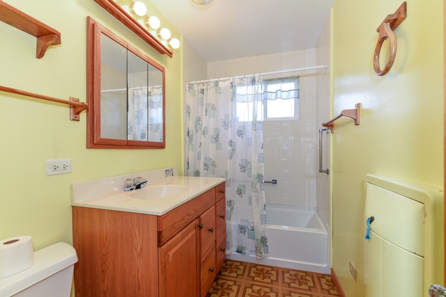 8327 S Keating Ave, Chicago, IL 60652 photo 9