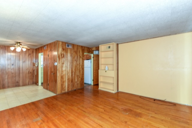 8327 S Keating Ave, Chicago, IL 60652 photo 4