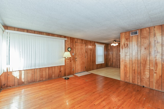 8327 S Keating Ave, Chicago, IL 60652 photo 2