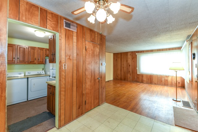 8327 S Keating Ave, Chicago, IL 60652 photo 3