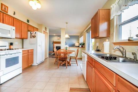 1306 Creekside Cir, Minooka, IL 60447 photo 5