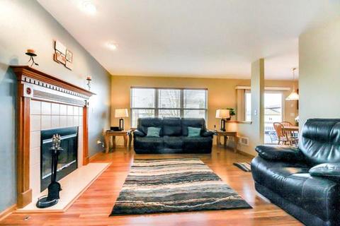 1306 Creekside Cir, Minooka, IL 60447 photo 4