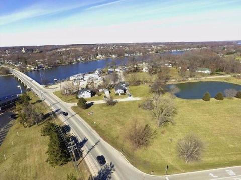 1816 Bolling Ave, Johnsburg, IL 60051 photo 2