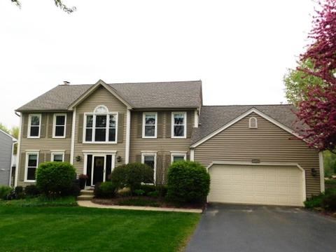 1125 Spring Hill Dr, Algonquin, IL 60102 photo 1