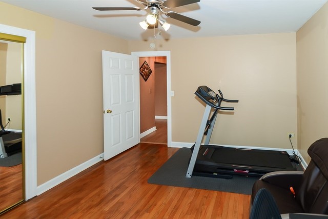 1744 E Algonquin Rd, Des Plaines, IL 60016 photo 16