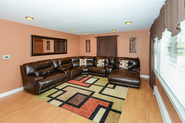 1744 E Algonquin Rd, Des Plaines, IL 60016 photo 4