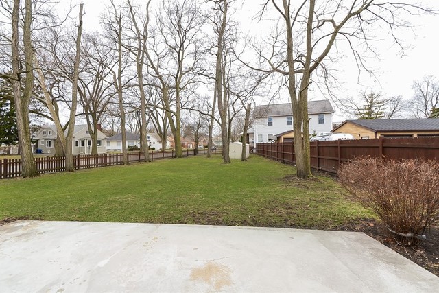 1744 E Algonquin Rd, Des Plaines, IL 60016 photo 17