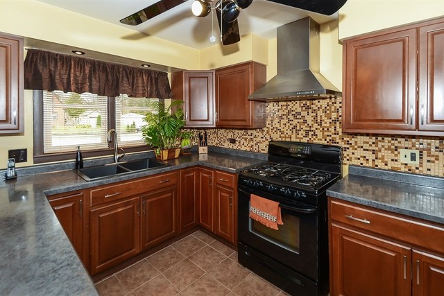 1744 E Algonquin Rd, Des Plaines, IL 60016 photo 6